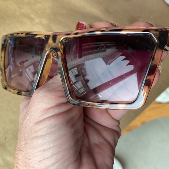 Snookie Tortoise Shell Diva Sunnies! Pristine! In Perfect Condition! One size😎 - Picture 6 of 12